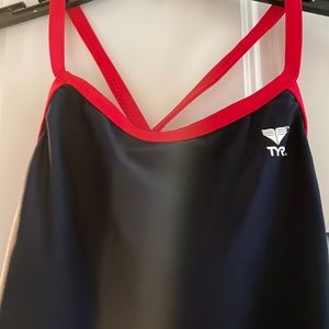 TYR woman’s Diamond fit reversible, keyhole back, moderate cut length one piece